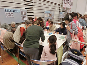 11/2 手芸教室さんが東成区社会福祉協議会主催の「ふれあい広場」に参加
