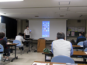 シニア向けスマートフォン体験講座