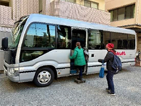 バスで行く工場見学