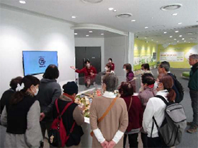 バスで行く工場見学